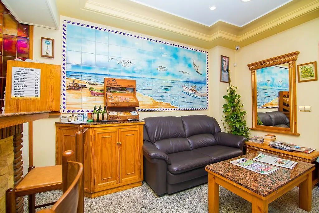 Guest house Hostal Los Corchos Fuengirola