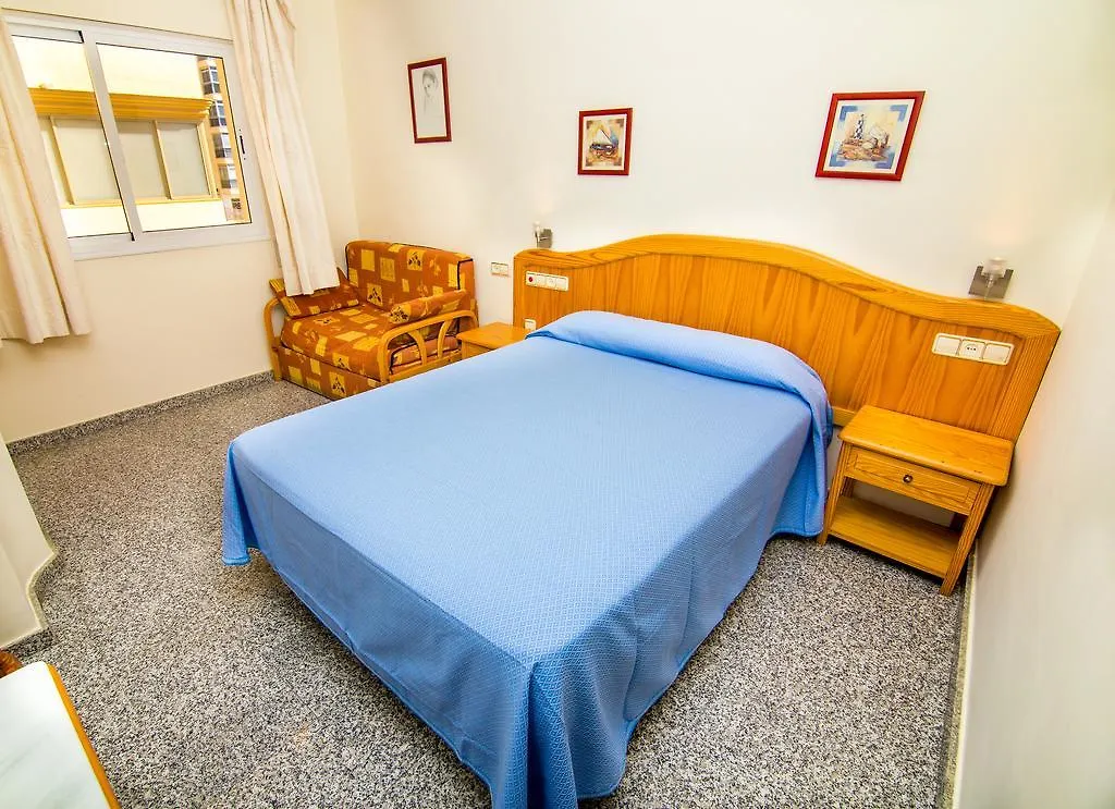 בית הארחה פואנגירולה Hostal Los Corchos